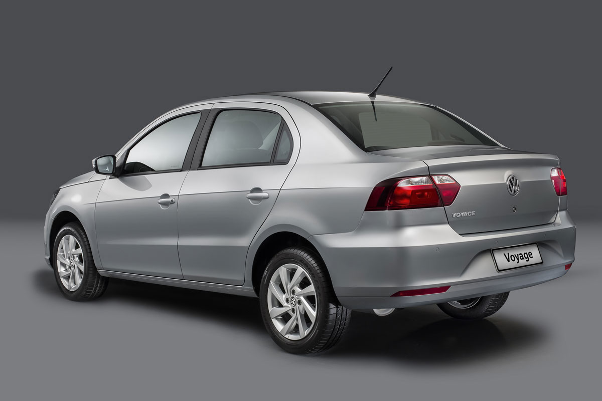 Volkswagen-Voyage-‘2018-(2)